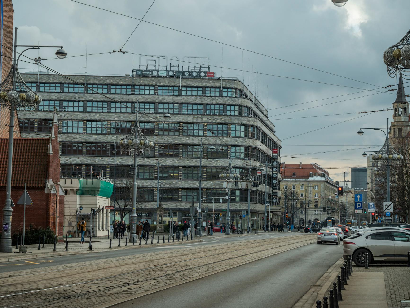 Wizualizacja nowoczesnego centrum danych, symbol rozwoju technologii w Łodzi